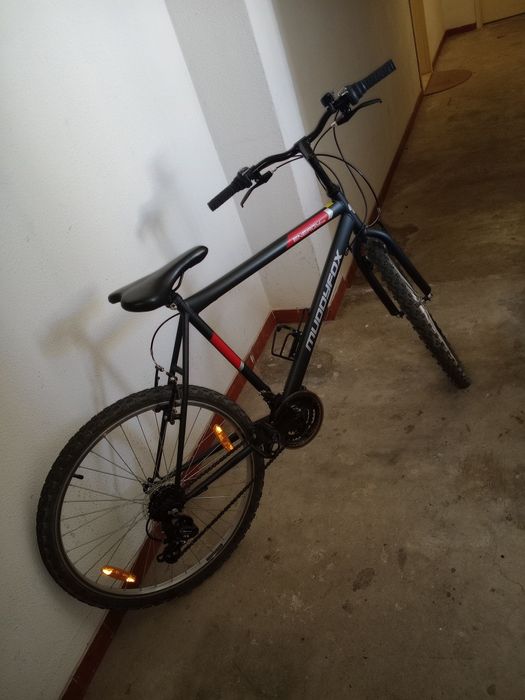85€ bicicleta roda 26 em excelente estado tudo ok pegar e andar