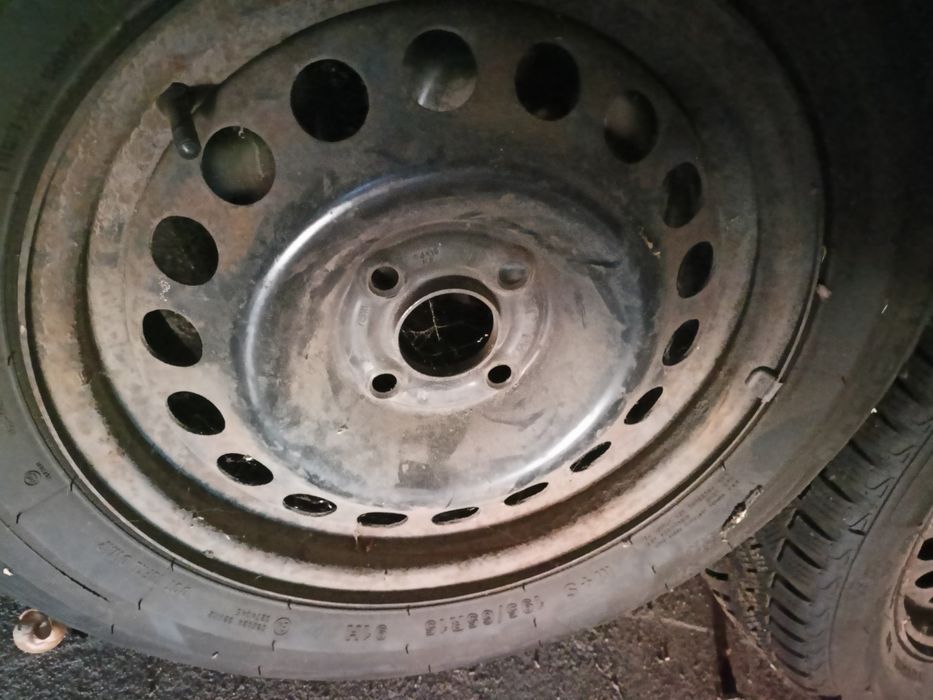 Komplet kół 4szt zimowe z  felgami 195/65R15 Dębica Frigo 2/2023r. Jak
