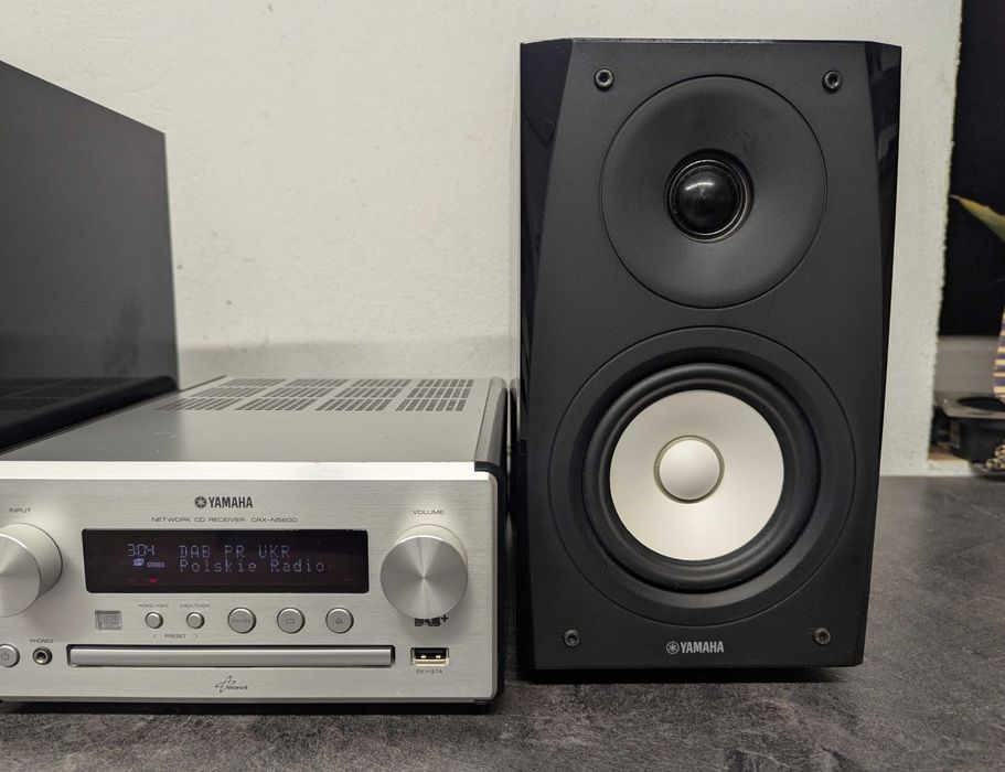 Міні стерео система Yamaha MCR-N560D.