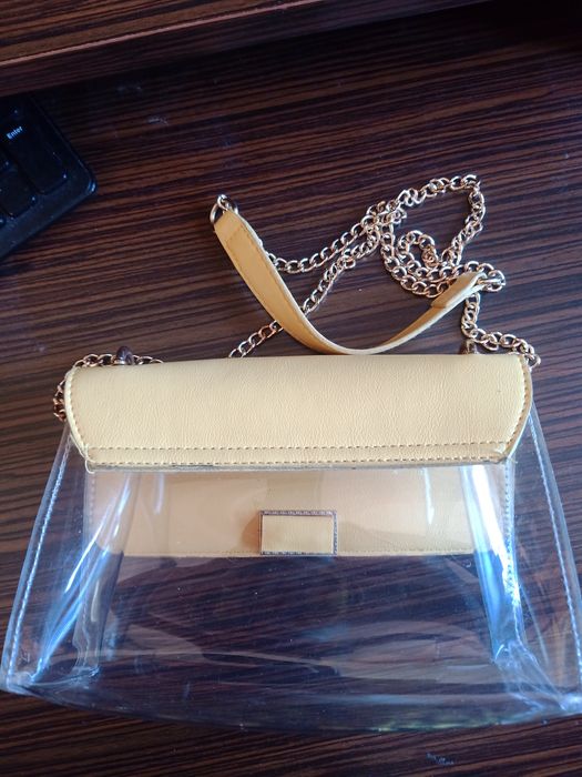 Żółta torebka na ramię łańcuch przezroczysta