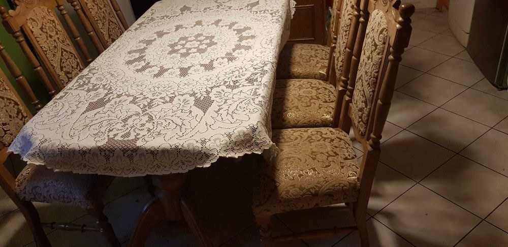 Rozkładany stół dębowy z 6 krzesłami – klasyka w dobrej cenie!