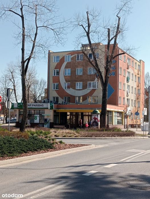 Lokal użytkowy z dużymi witrynami – 100 m², świetna lokalizacja