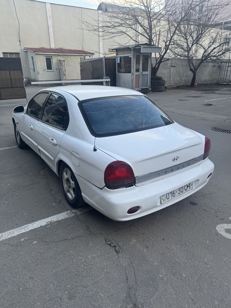 Продам Hyundai Sonata 2000 год 2л Газ-Бензин Механика-5ст