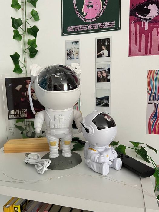 Нічник -проектор зоряного неба Космонавт з гітарою,з зіркою та Великий