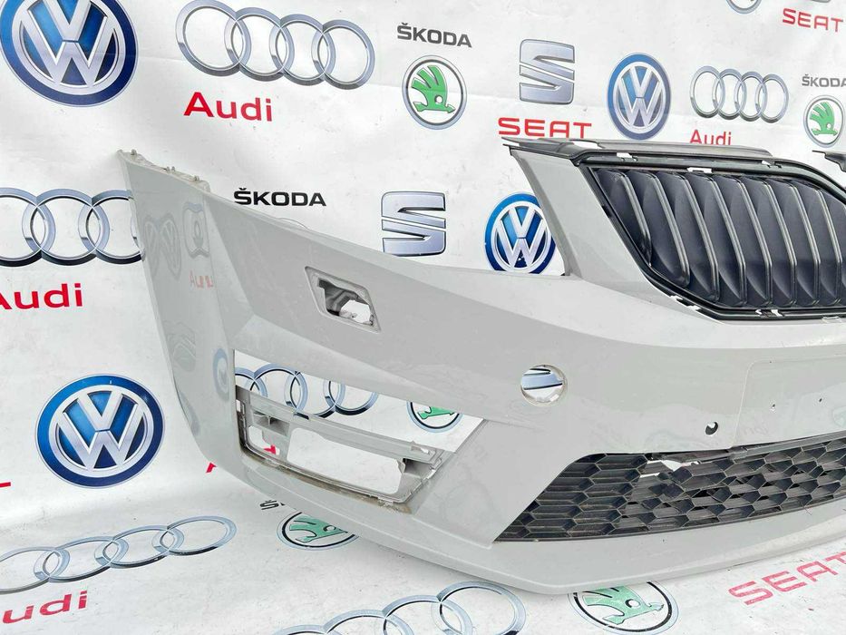 Бампер передній решітка Skoda Octavia A7 III VRS Шкода Октавія 13-17