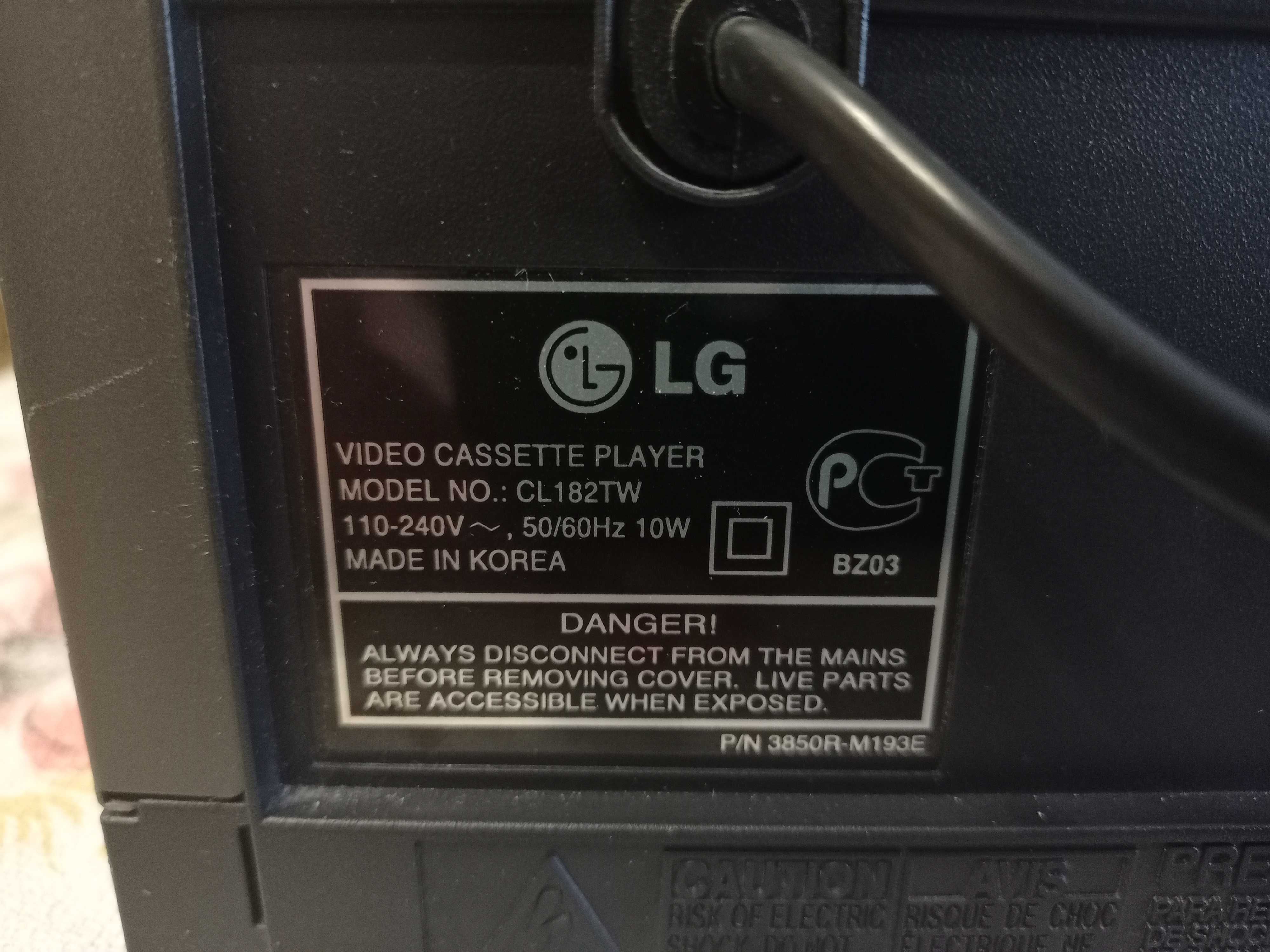 Видеомагнитофон LG   CL182TW