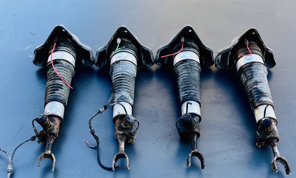 Пневмостійка Audi A6 C6 Передній Пневмобалон Пневмостойка Allroad