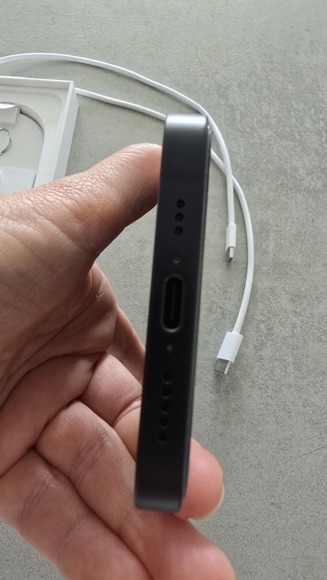 iPhone 16e na gwarancji