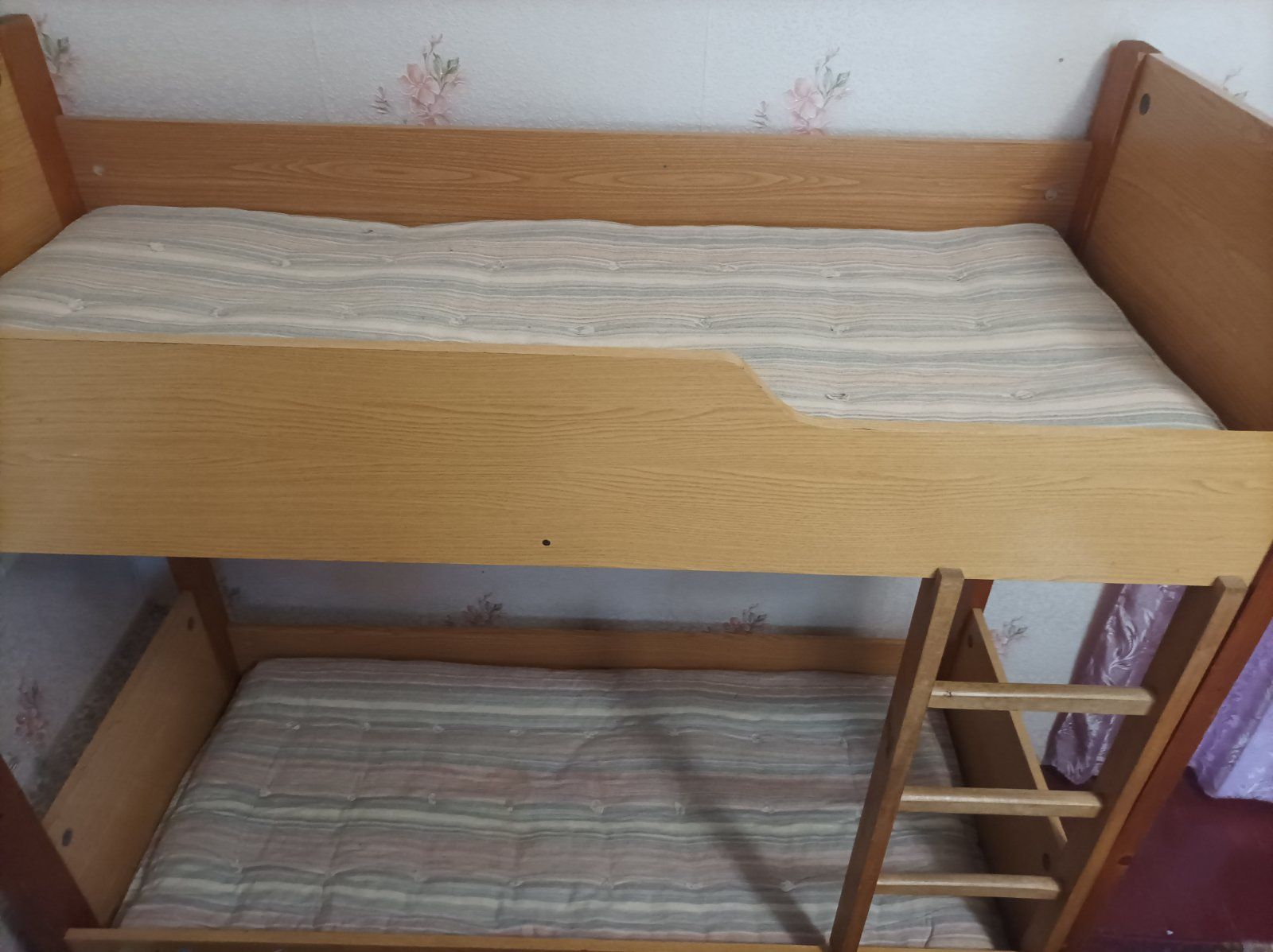 Ліжко дитяче двоповерхове