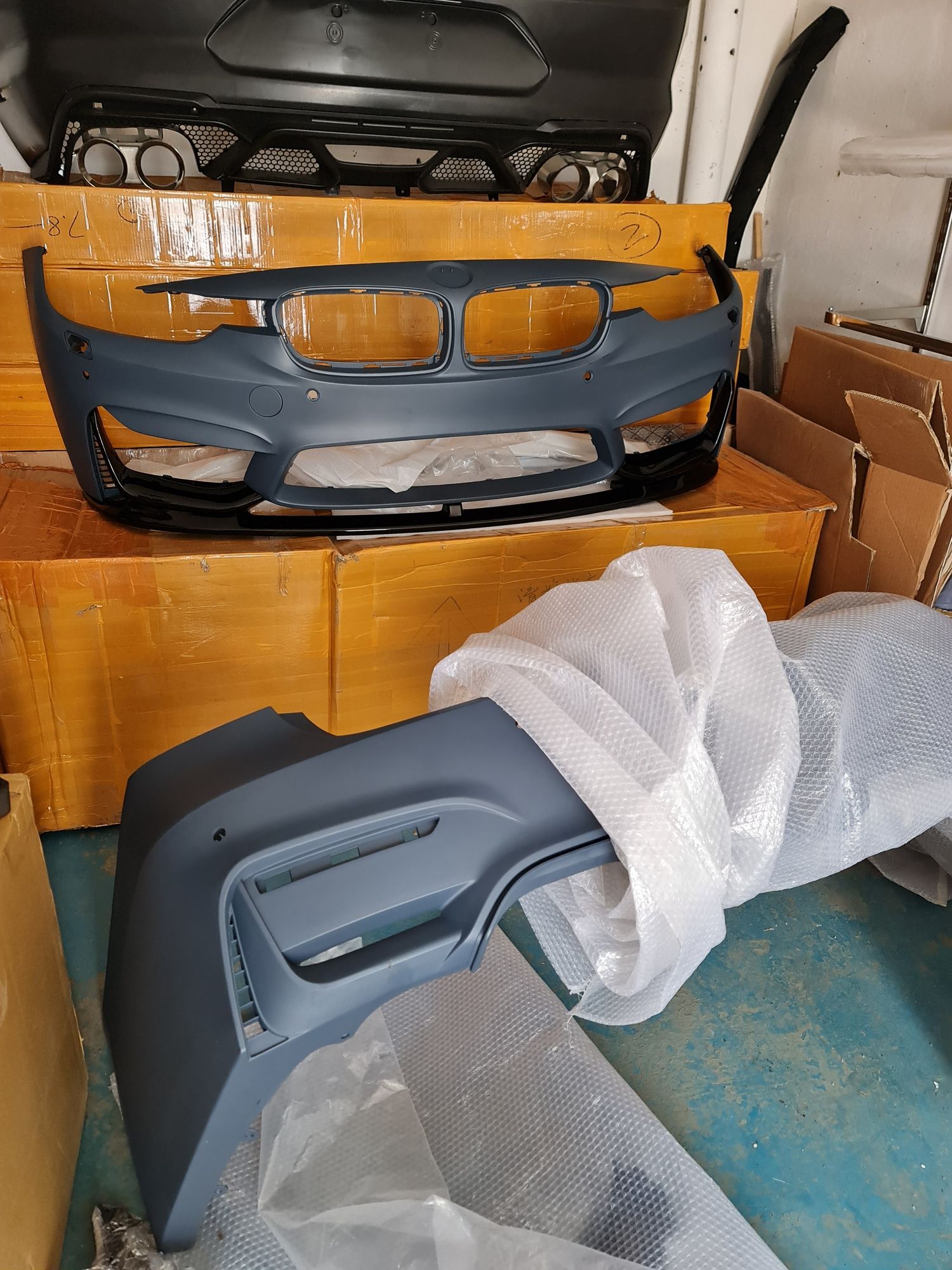 Губа для BMW F30 бампер в стиле М3 лук накладка юбка сплиттер