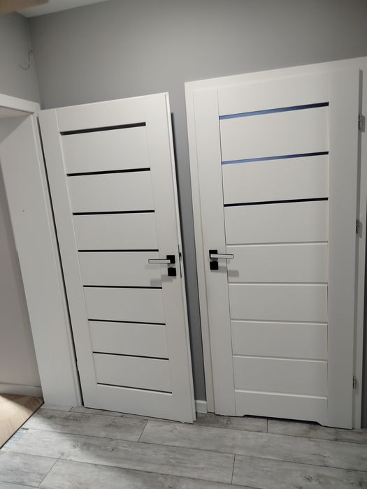 Drzwi wewnętrzne z ościeżnica regulowana