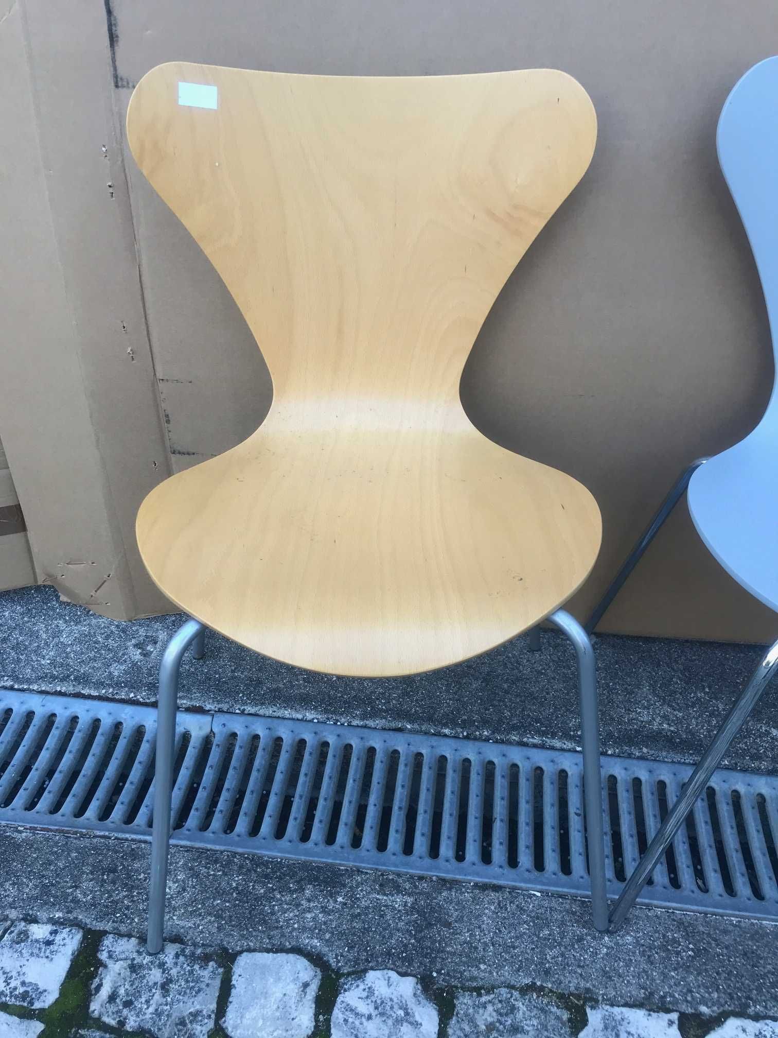 3 cadeiras com muito pouco uso