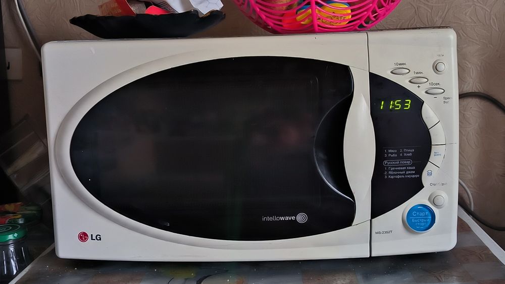 Мікрохвильова піч LG MS-2352T