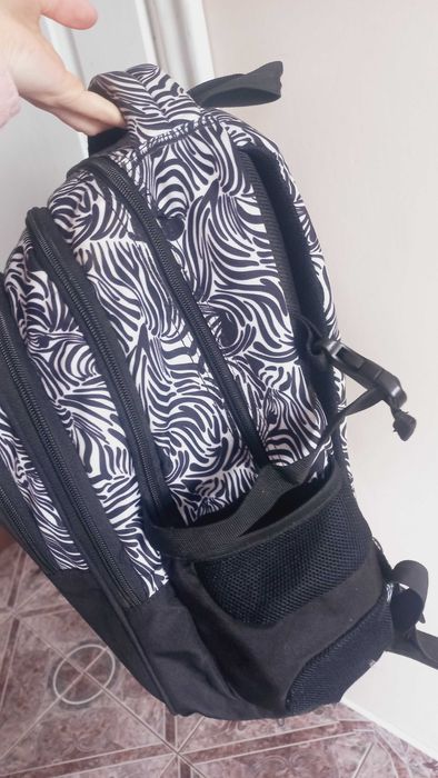 Plecak szkolny z usztywnianym tylem