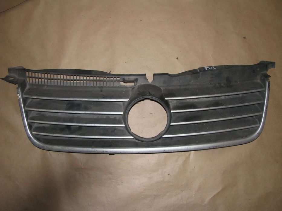 VOLKSWAGEN PASSAT B5 ATRAPA GRILL LIFT 3B0853651L