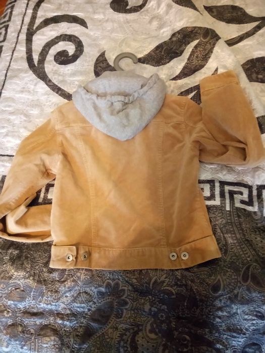 куртка вельветовая с капюшоном на девочку 10 - 13 лет