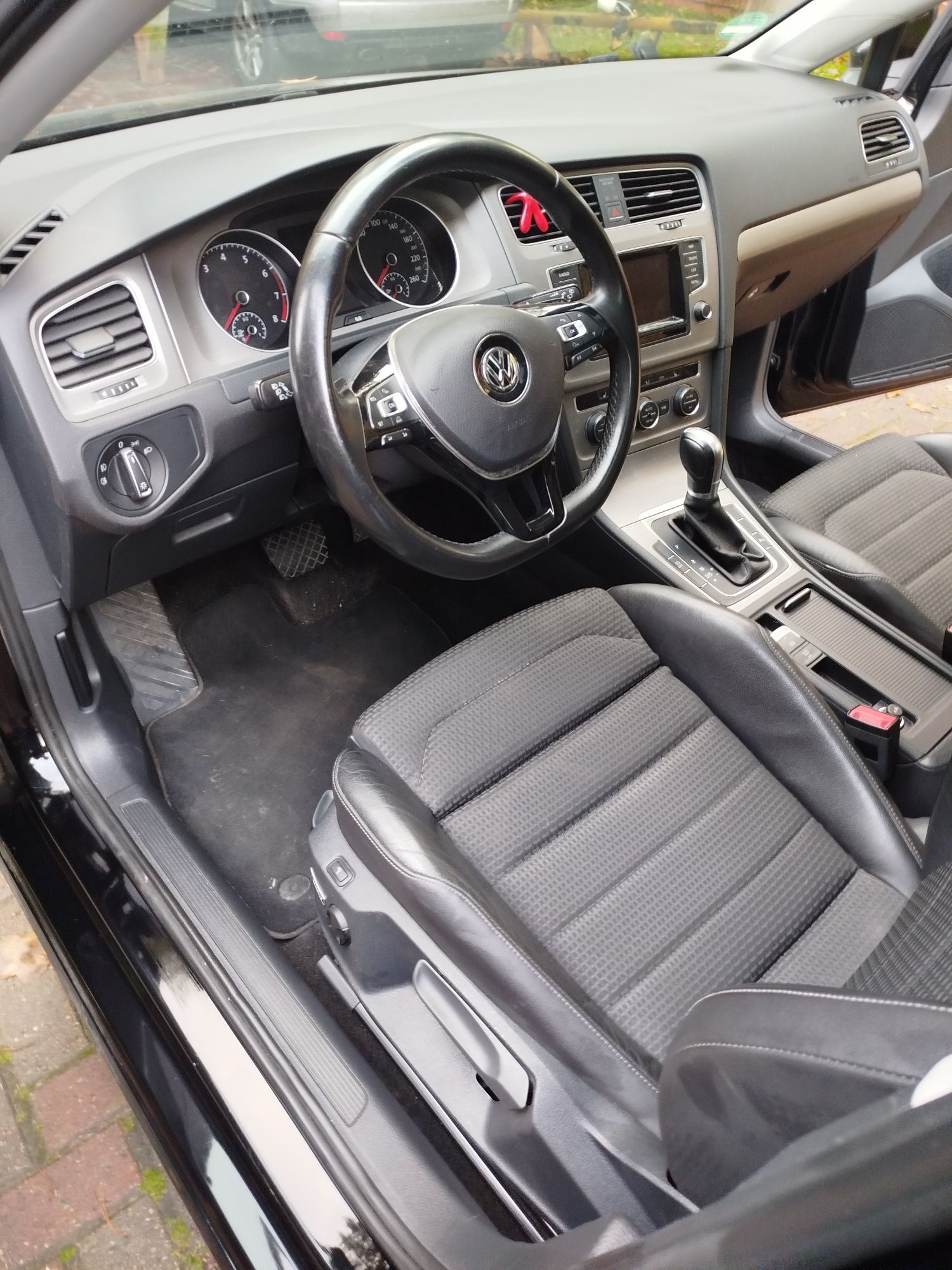 idealny, max wyposazenie,unikat,dsg 7 biegow,full servis,benzyna,LPG