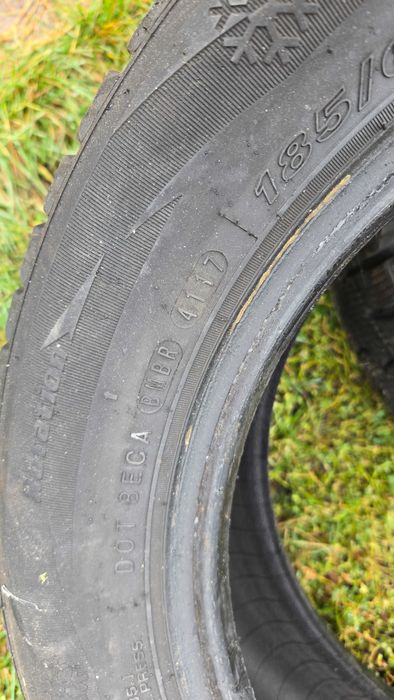185 60 R15 Roadstone