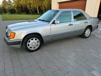 Mercedes-Benz W124 (1984-1993) E400 V8 perfekt stan!