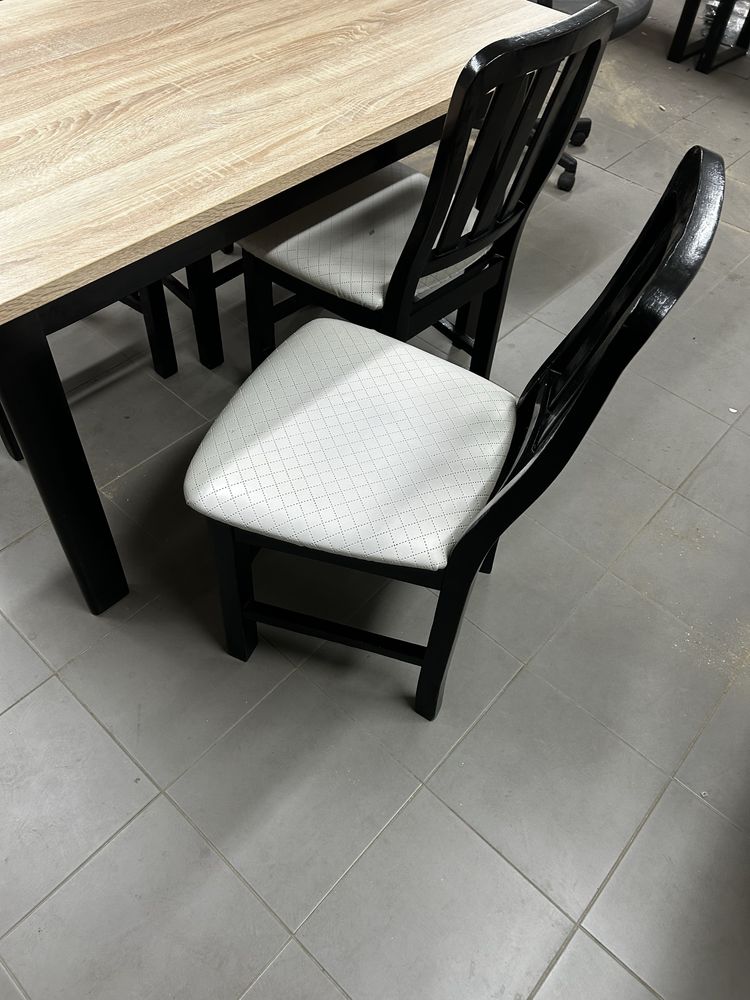 Stol + 4 krzesla 1400* 800