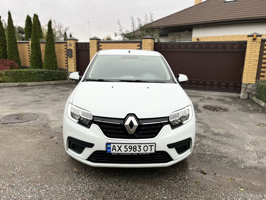 Рено логан 2020 год
