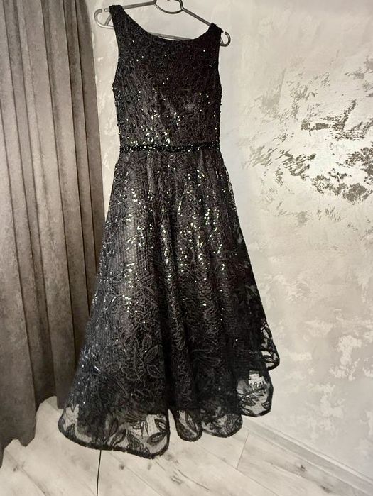 Продам випускну сукню