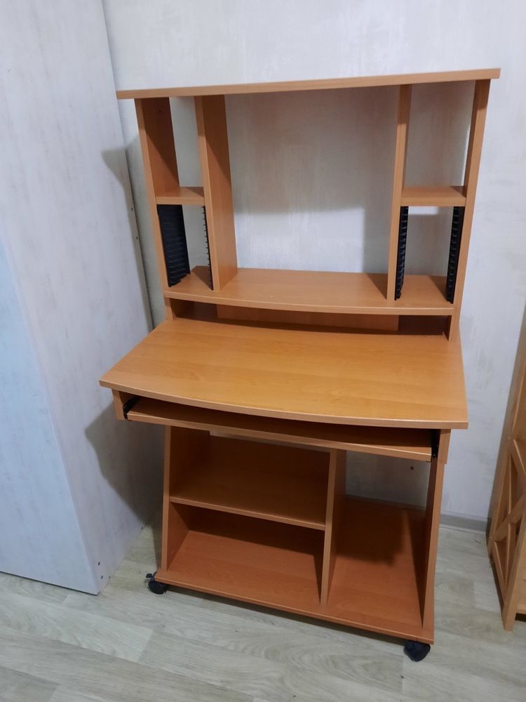 Стіл для комп‘ютера