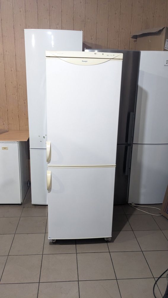 Холодильник Snaige