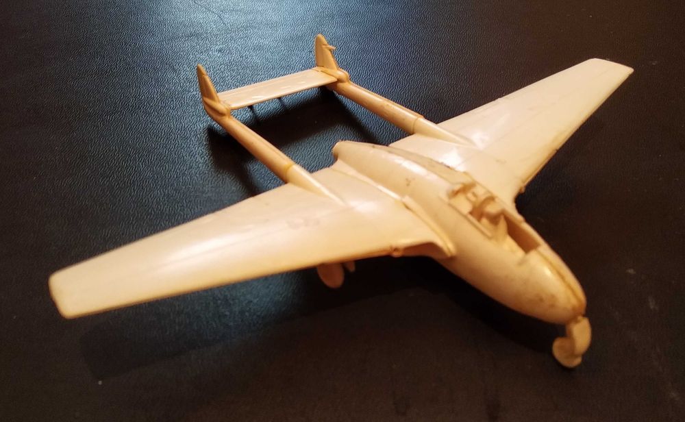 1980 год модель самолет истребитель Vampire RAF Байрактар