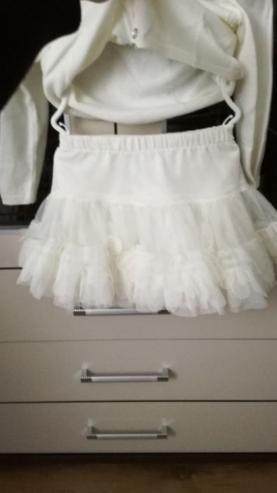 Komplet sweterek plus spódniczka tiulowa ecru 92