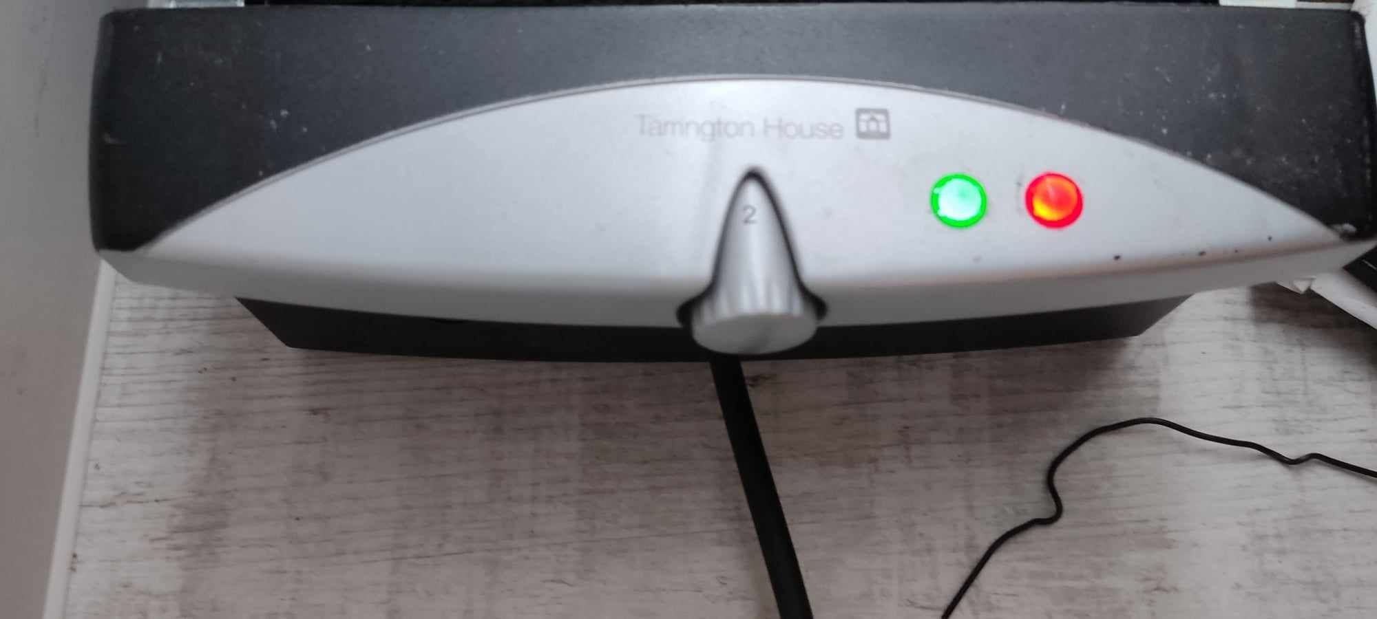 Grill elektryczny z kamieniem