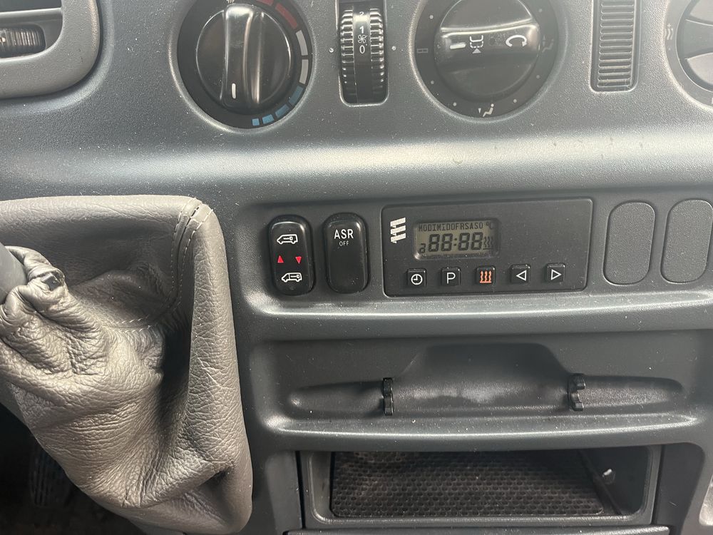 Продам Mercedes Sprinter 313D грузовой
