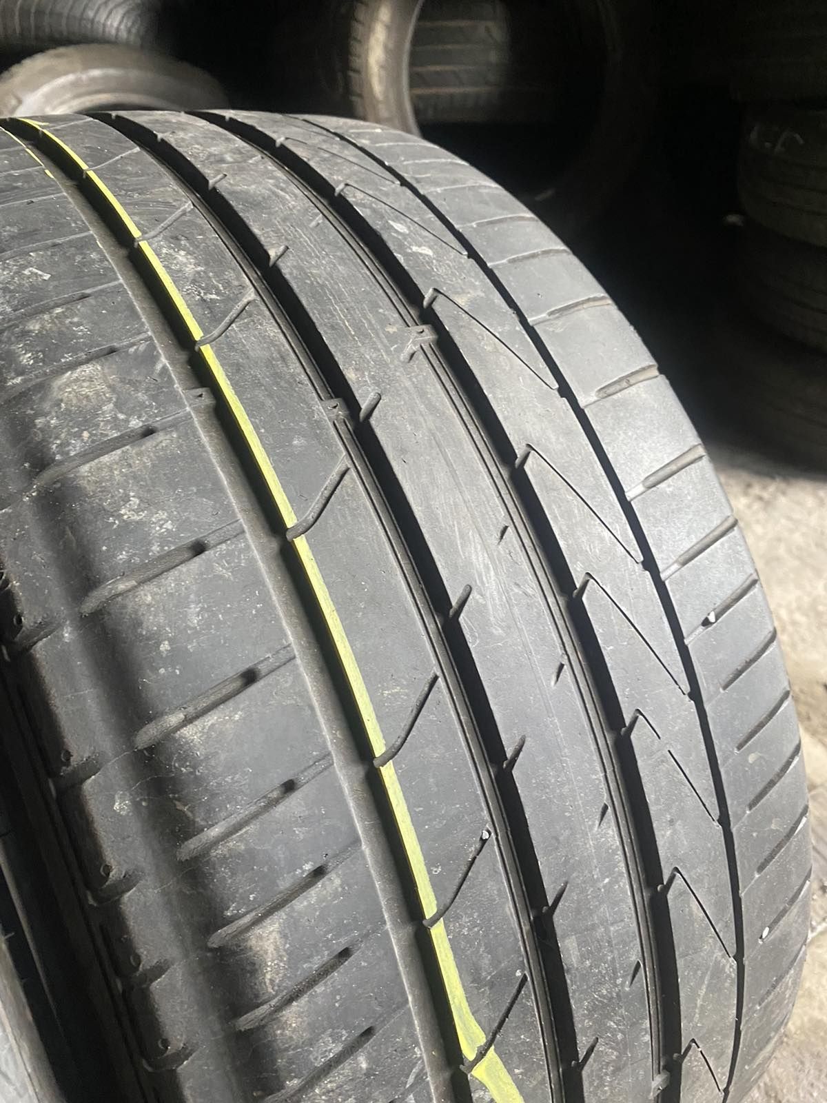 245.35.19 Hankook 2шт лето БУ склад шины резина из Европы 35 R19