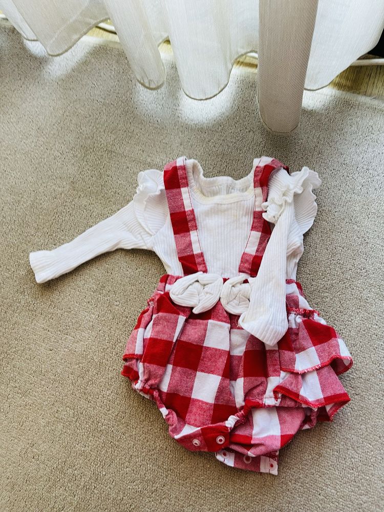 Vestidos Giros menina 3-9 meses