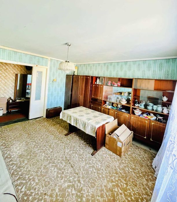 Продам 3-и кімнатну квартиру мікрорайон Шкільний.