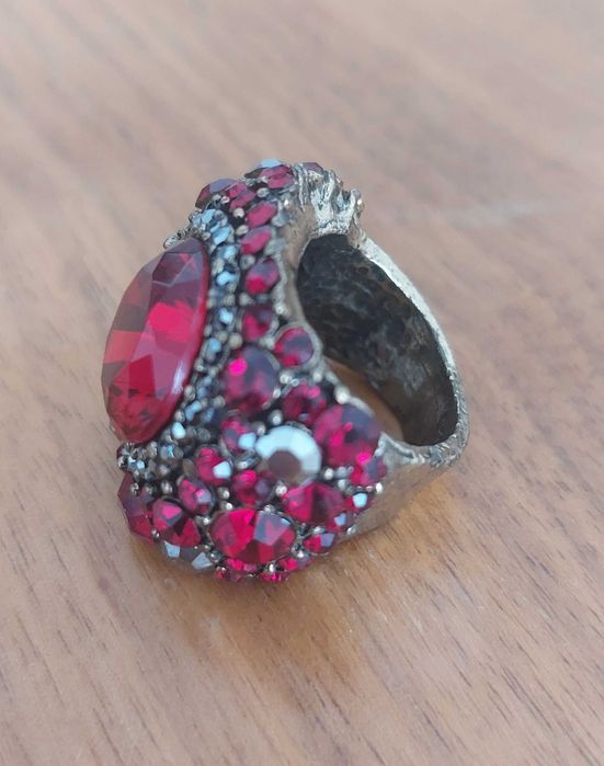 Anel Pedra Dura vermelho