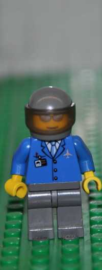 F0093. Figurka LEGO  - air041 - Airport - Blue 3 Button Jacket