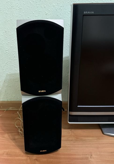 Телевізор Sony KDL-32V2000 + колонки SVEN BF-11