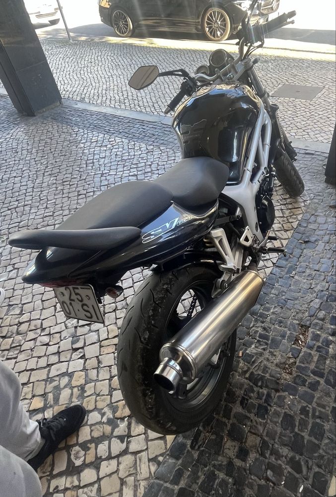 Suzuki sv650 preta