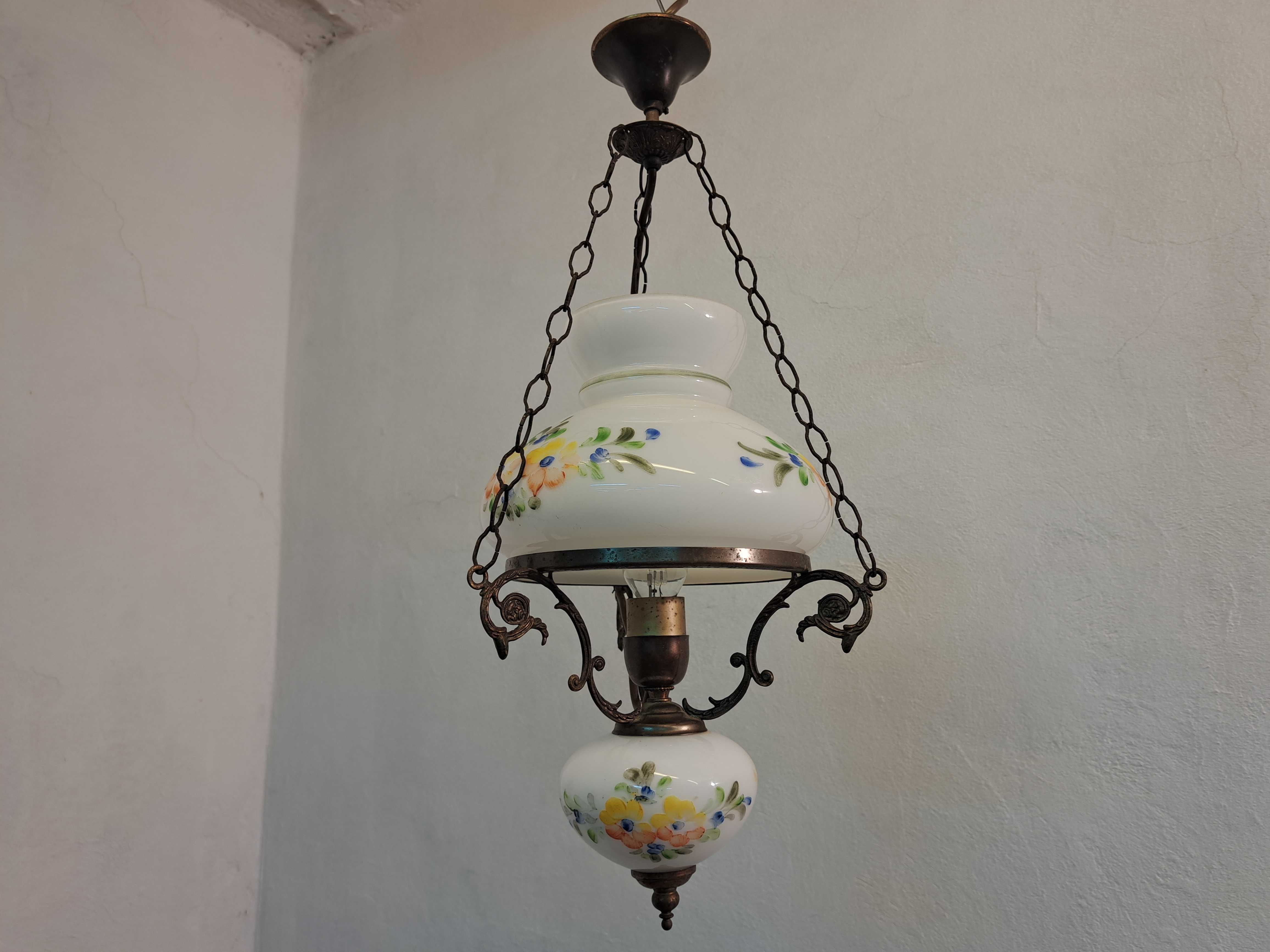 Lampa szklana a la naftowa ręcznie malowane kwiaty biały klosz