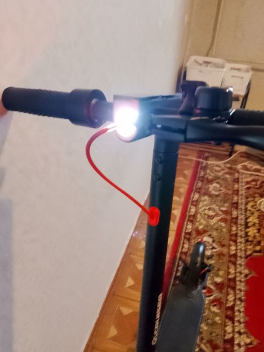 Електросамокат у відмінному стані, гарантія 1 рік