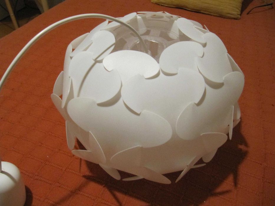 Candeeiro de teto branco
