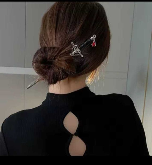 Шпилька - меч для волосся