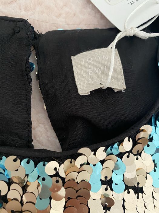 Сукня яскравого кольору!