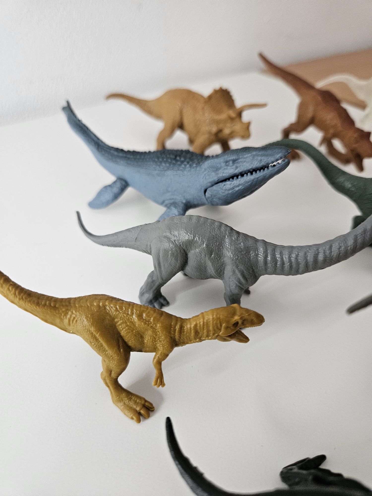 Conjunto de 14 dinossauros