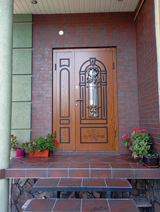 Заміна дверних накладок