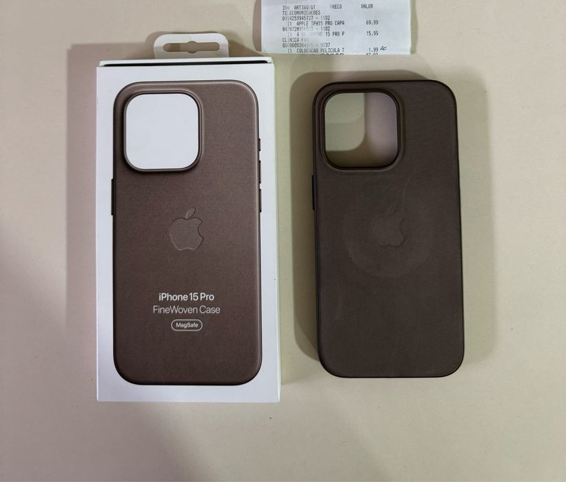 Capa original iPhone 15 Pro FineWoven (Magesafe)
