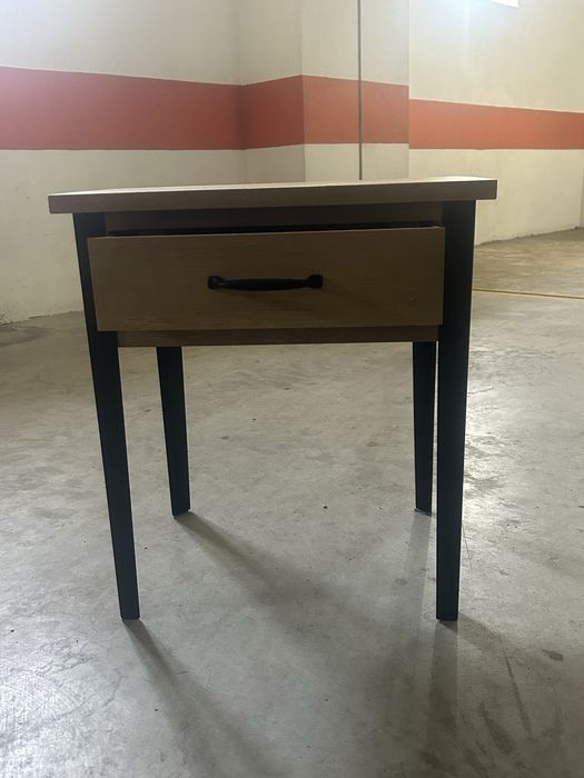 Mesinha de cabeceira