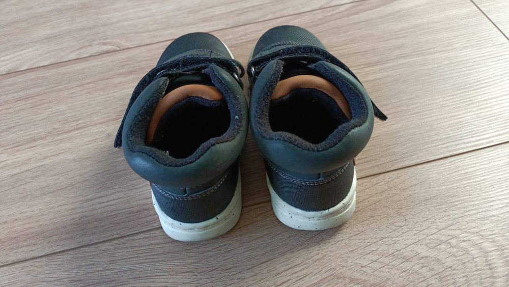 Buty ocieplane adidasy dla chłopca rozmiar 25