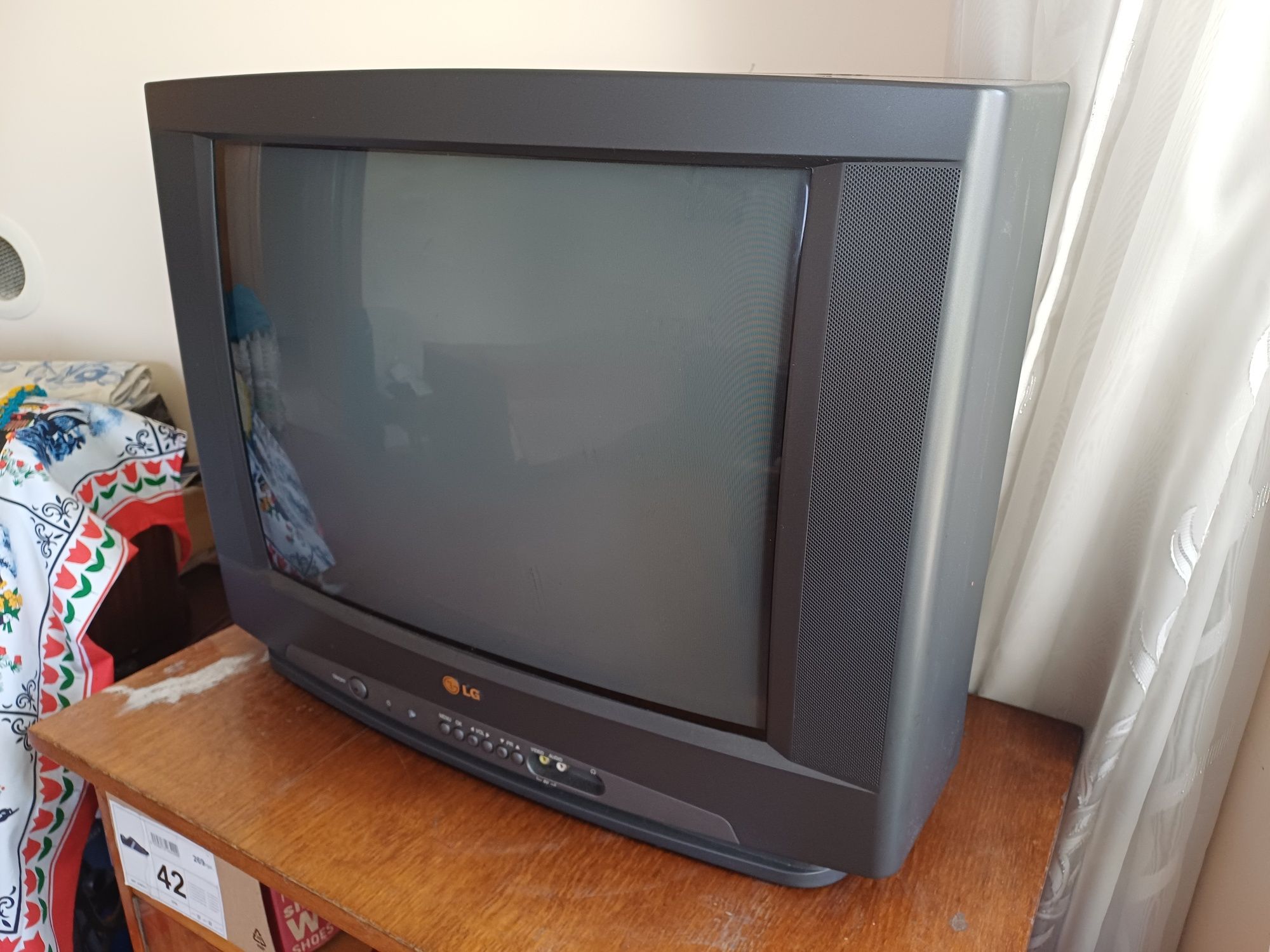 Продам робочий телевізор LG 20''